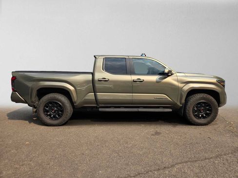 Used 2024 Toyota Tacoma TRD Sport w/ TRD Sport Premium Package AWD/4WD image 2