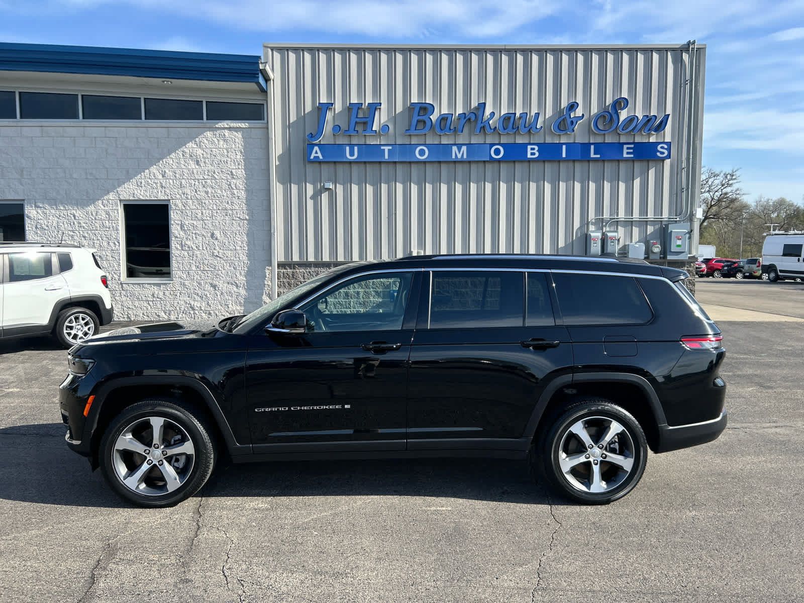Used 2023 Jeep Grand Cherokee L Limited w/ Luxury Tech Group II AWD/4WD image 7