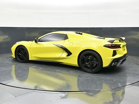 Used 2022 Chevrolet Corvette Stingray Premium Conv w/ Z51 Performance Package RWD image 7
