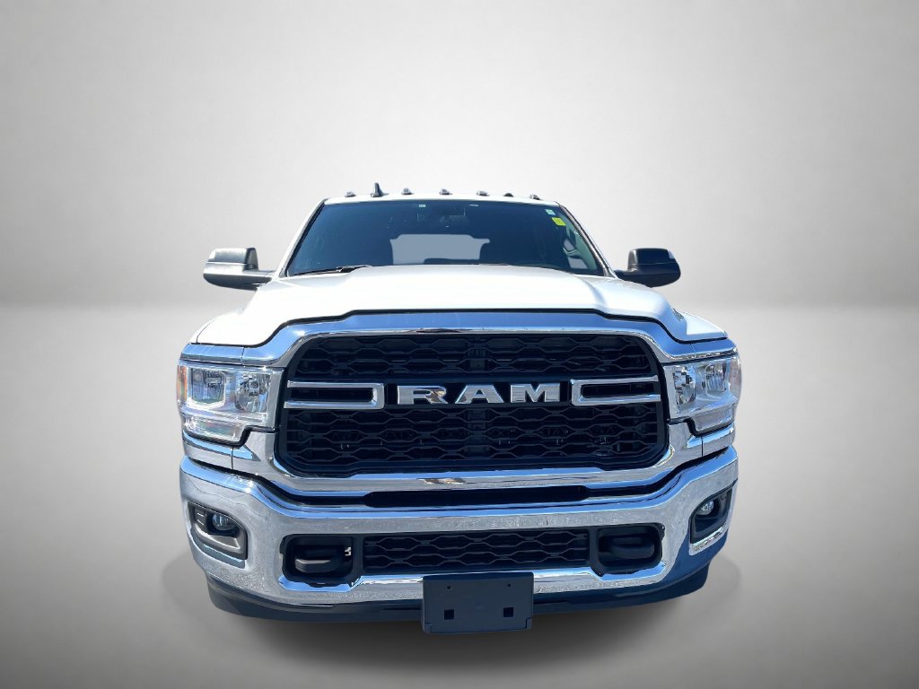 Used 2022 RAM 3500 Tradesman w/ Chrome Appearance Group AWD/4WD image 8
