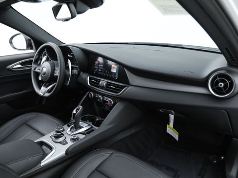 New 2025 Alfa Romeo Giulia w/ Driving Assist Package RWD image 10