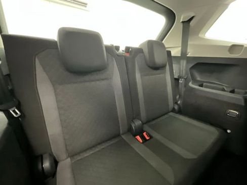 Used 2019 Volkswagen Tiguan S image 7