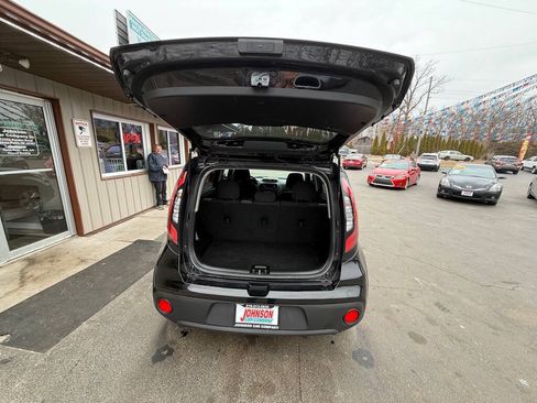 Used 2018 Kia Soul FWD image 9