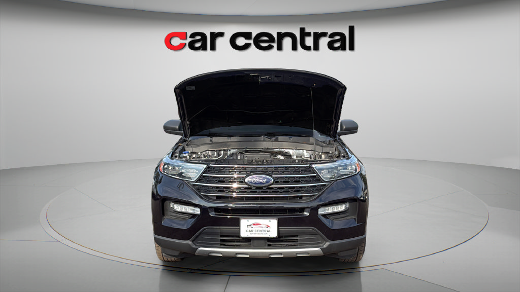 Used 2020 Ford Explorer XLT w/ Equipment Group 202A AWD/4WD image 9