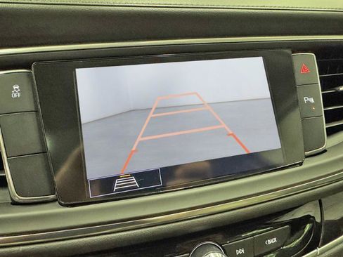 Used 2020 Buick Enclave Essence FWD image 18