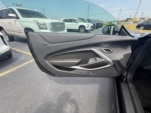 Used 2023 Chevrolet Camaro SS RWD image 11