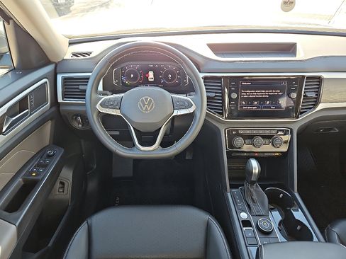 Certified 2023 Volkswagen Atlas SE w/ Panoramic Sunroof Package image 8