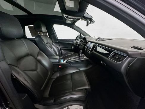 Used 2018 Porsche Macan image 26