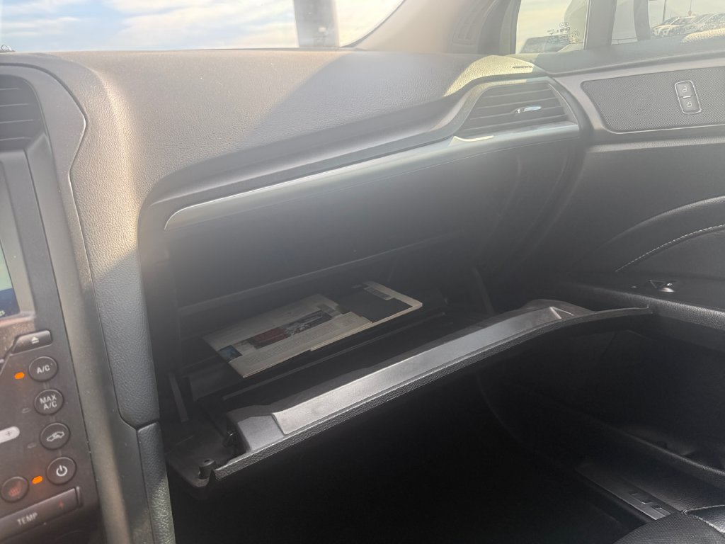 Used 2020 Ford Fusion Titanium AWD/4WD image 18