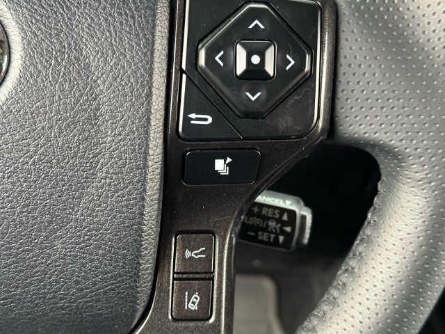 Certified 2022 Toyota 4Runner TRD Off-Road AWD/4WD image 14