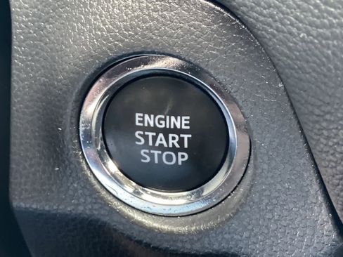 Used 2025 Toyota RAV4 XLE image 32