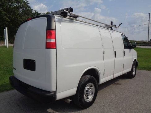 Used 2019 Chevrolet Express 3500 w/ Driver Convenience Package RWD image 6