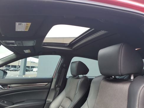 Used 2018 Honda Accord Sport image 29