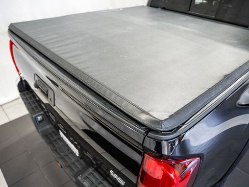 Used 2019 Toyota Tacoma SR5 image 9