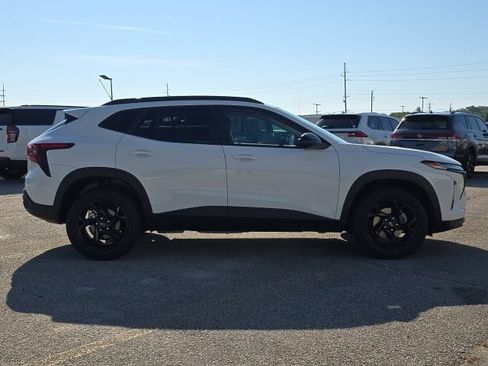 Used 2026 Chevrolet Trax LT w/ Driver Confidence Package FWD image 6