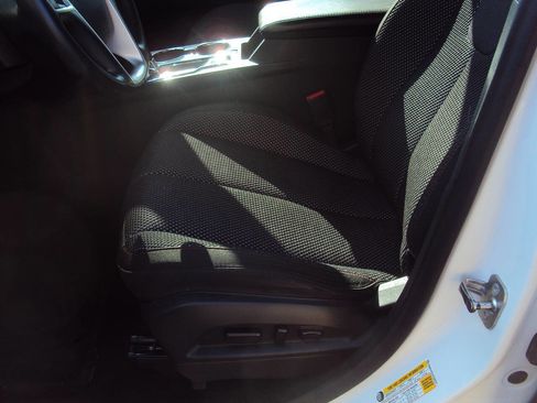 Used 2017 Chevrolet Equinox LT w/ Convenience Package image 6