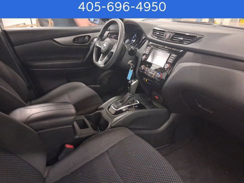 Used 2021 Nissan Rogue Sport S image 8