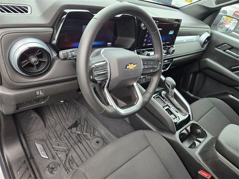 Used 2024 Chevrolet Colorado LT w/ LT Convenience Package image 10