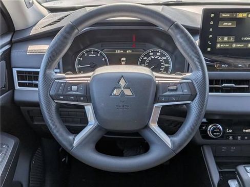 New 2026 Mitsubishi Outlander ES AWD/4WD image 18