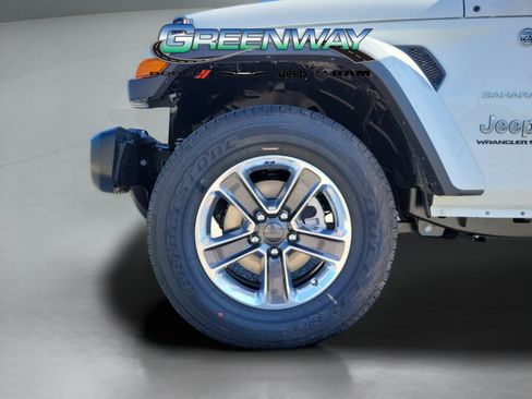 Used 2023 Jeep Wrangler Unlimited Sahara w/ Cold Weather Group AWD/4WD image 33