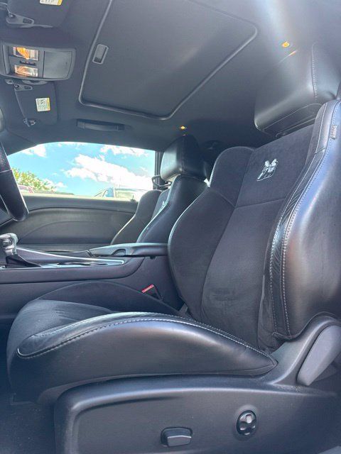 Used 2016 Dodge Challenger R/T Scat Pack w/ Leather Interior Group RWD image 15
