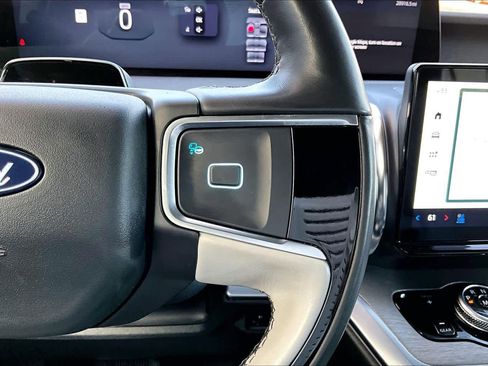 Used 2025 Ford Expedition Max Platinum image 24