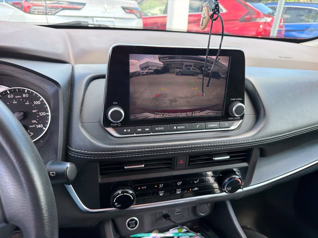 Used 2023 Nissan Rogue S FWD image 6