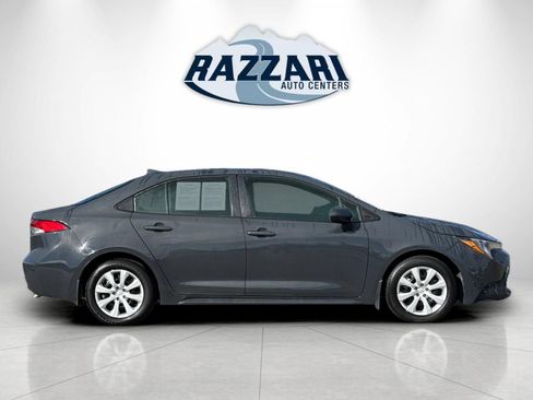 Used 2025 Toyota Corolla LE FWD image 2