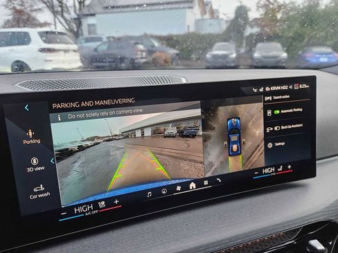 New 2026 BMW 330i xDrive Sedan w/ M Sport Package image 28