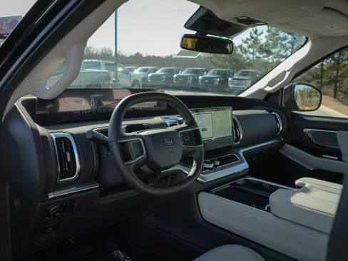 New 2026 Ford Expedition Platinum w/ Platinum Ultimate Package AWD/4WD image 19