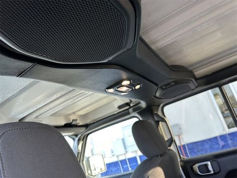 New 2023 Jeep Gladiator Willys image 20