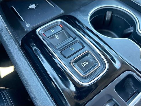 Used 2024 Honda Pilot Touring image 17