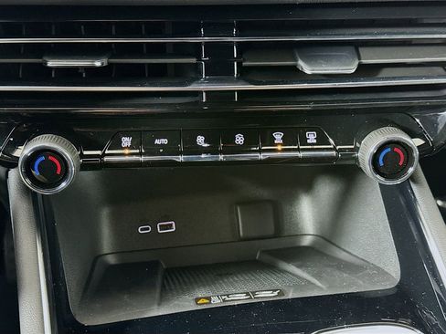 New 2026 Chevrolet Traverse LT image 16