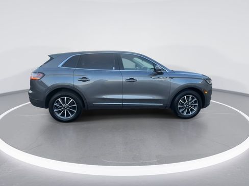 Used 2021 Lincoln Nautilus AWD image 9