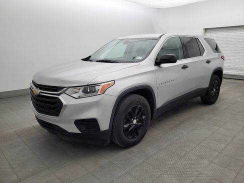 Used 2019 Chevrolet Traverse LS FWD image 2