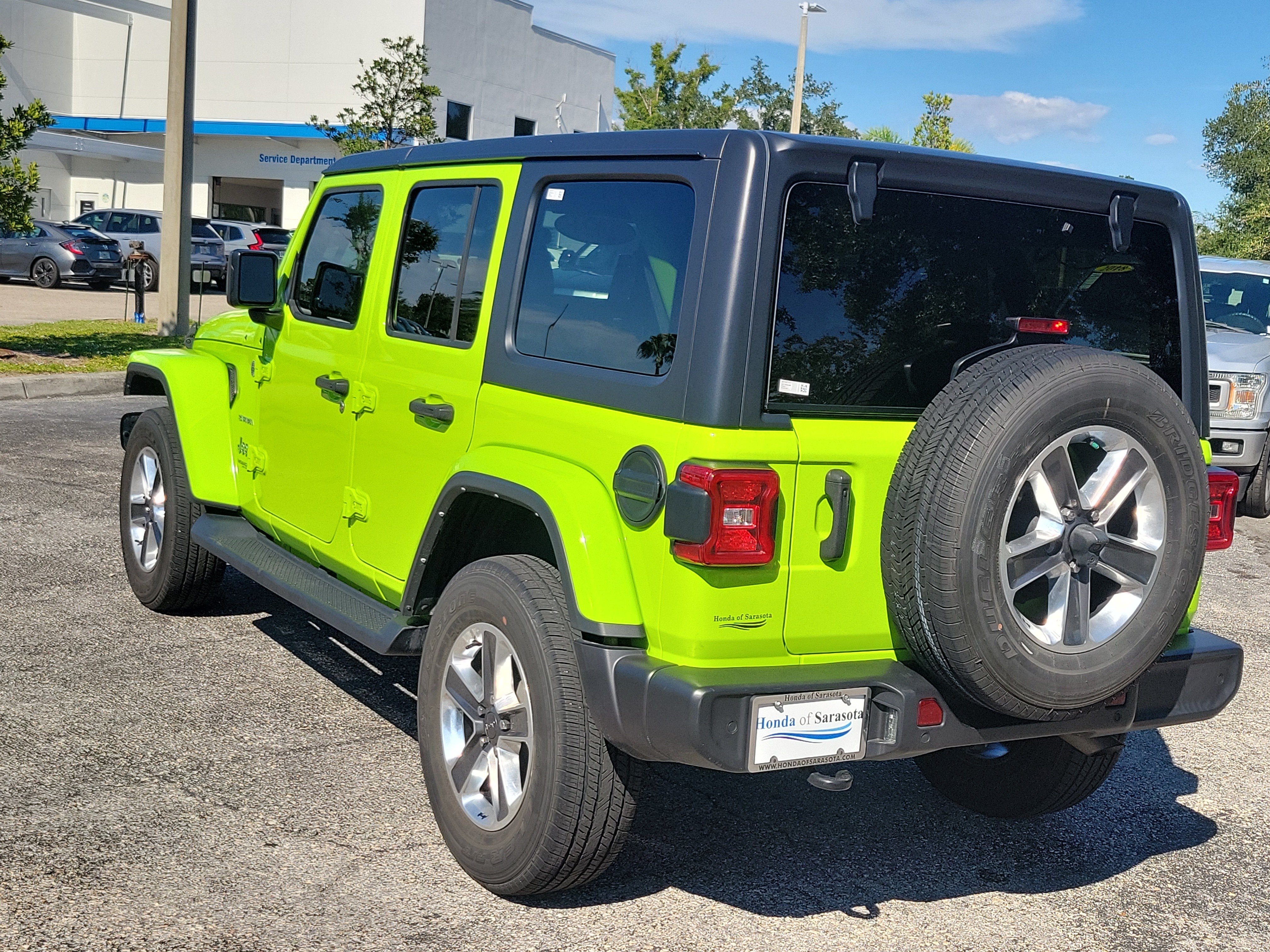 Used 2021 Jeep Wrangler Unlimited Sahara w/ LED Lighting Group AWD/4WD image 5