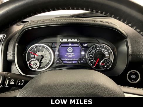 Used 2023 RAM 1500 Laramie AWD/4WD image 4