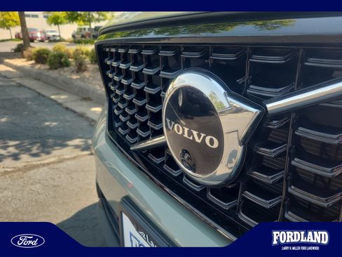 Used 2023 Volvo XC40 B5 Ultimate w/ Climate Package AWD/4WD image 23