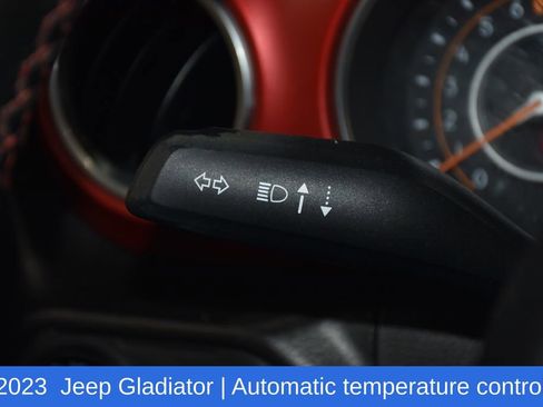 Used 2023 Jeep Gladiator Rubicon w/ LED Lighting Group AWD/4WD image 10