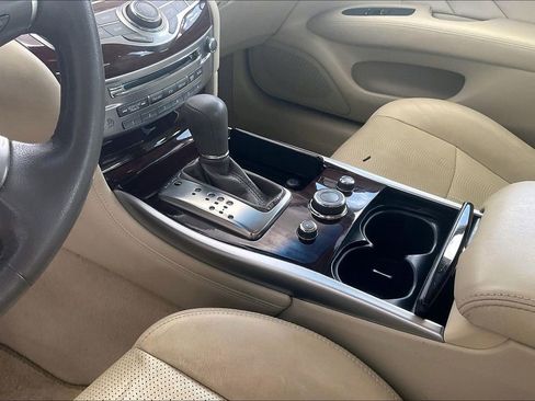 Used 2015 INFINITI Q70 3.7 w/ Technology Package RWD image 13