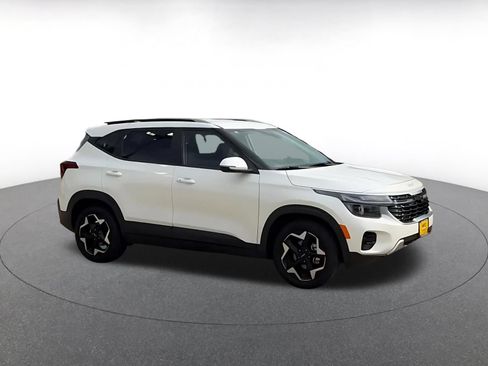 Used 2025 Kia Seltos S FWD image 2