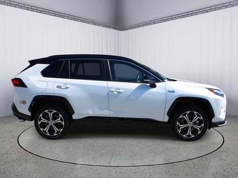 Used 2023 Toyota RAV4 XSE w/ Weather Package AWD/4WD image 9
