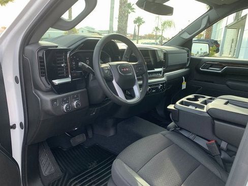 New 2026 GMC Sierra 1500 SLE w/ Preferred Package image 14