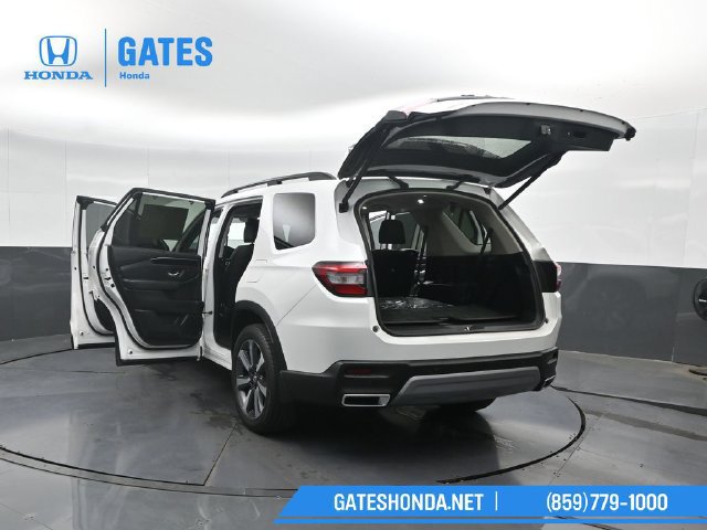Certified 2025 Honda Pilot Touring image 50