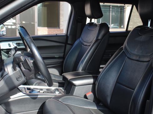 Used 2020 Ford Explorer ST w/ ST Street Pack image 17