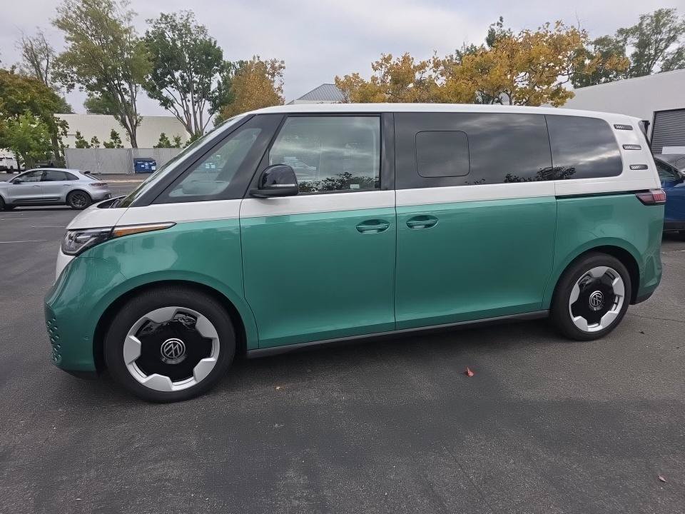 Used 2025 Volkswagen ID. Buzz Pro S Plus RWD image 3