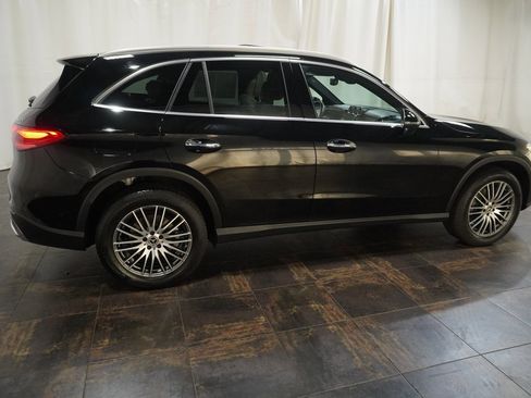 Used 2024 Mercedes-Benz GLC 300 4MATIC image 4