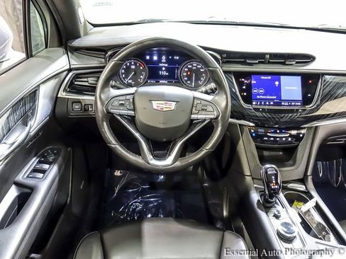 Certified 2024 Cadillac XT6 Premium Luxury w/ Technology Package AWD/4WD image 9
