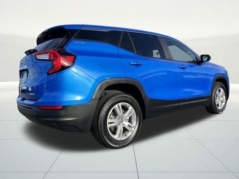 Used 2024 GMC Terrain SLE image 7
