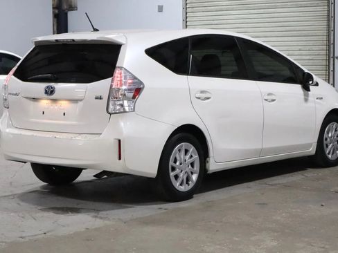 Used 2012 Toyota Prius V Five image 5